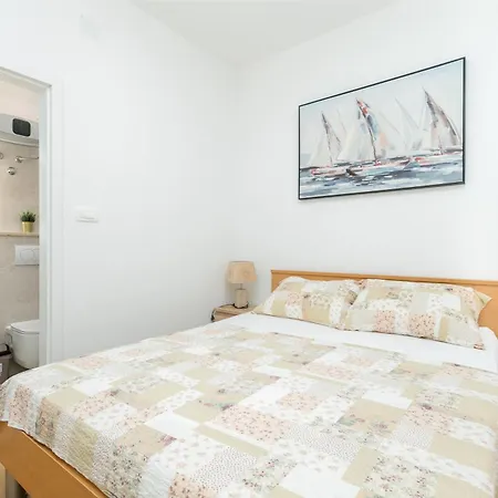 With Parking Space - 24167 Τρογκίρ