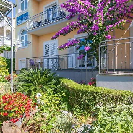 Lejlighed With Parking Space - 24167 *