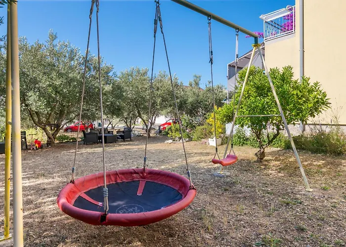 Apartman With Parking Space - 24167 Trogir