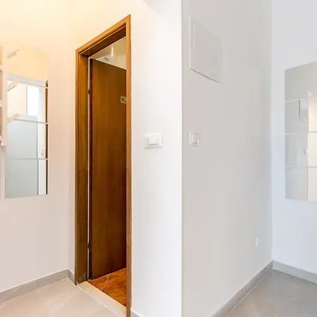 With Parking Space - 24167 Τρογκίρ